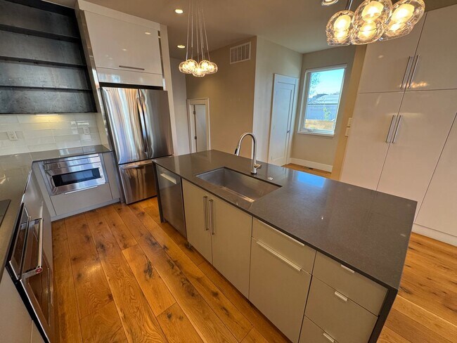 Building Photo - Perfect Sloan Lake Home with all the features and great views