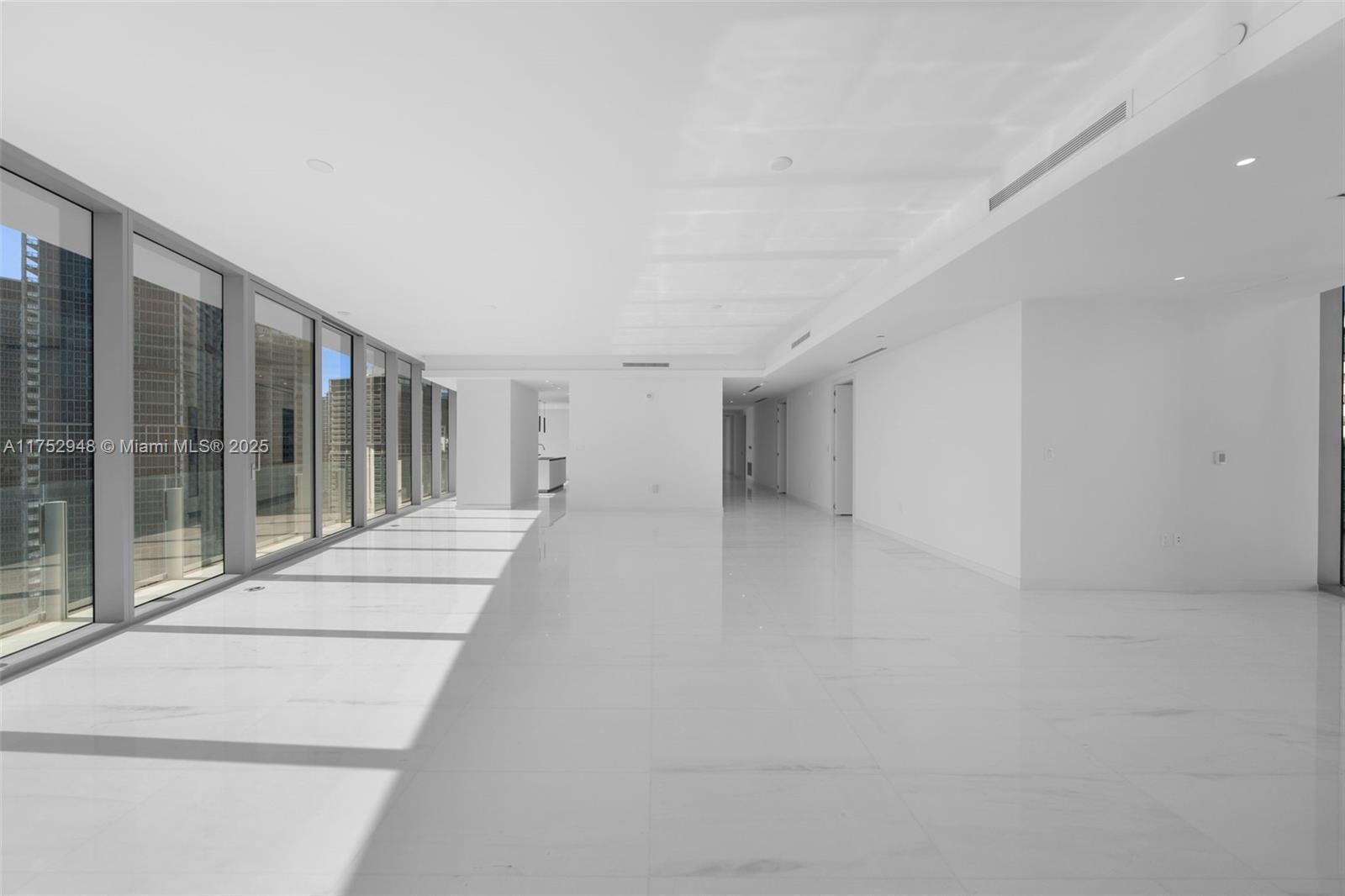 Building Photo - 300 Biscayne Boulevard Way