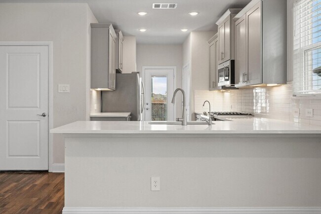 Building Photo - 10838 Downy Cup Dr