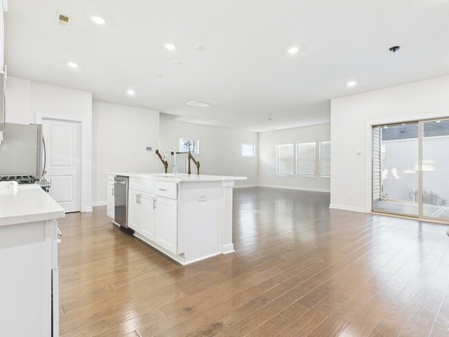 Building Photo - 6725 Good News Dr