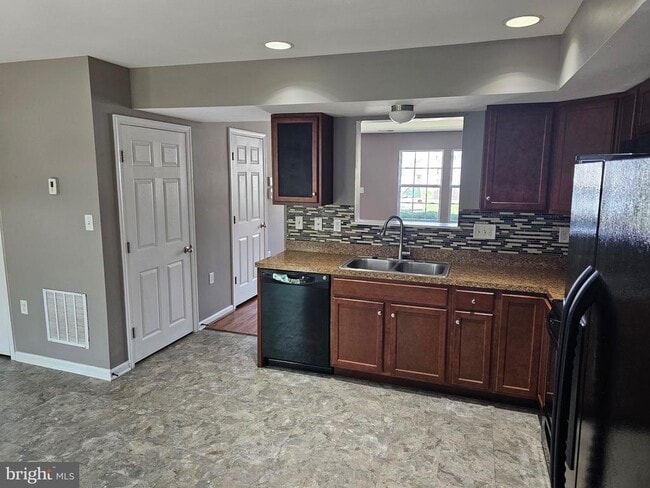 Building Photo - 136 Checko Court