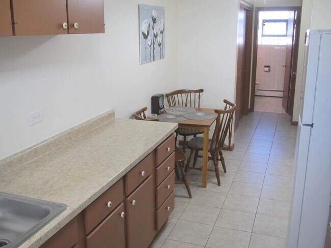 Building Photo - 33 N Clifton Ave