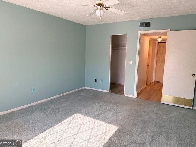 Building Photo - 3237 Abbeywood Dr
