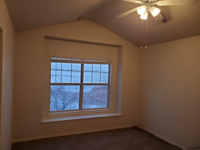 Building Photo - Bright Corner 3BR Condo with Garage in Superior! Available NOW!