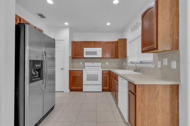 Building Photo - 4210 Windsor Lake Cir