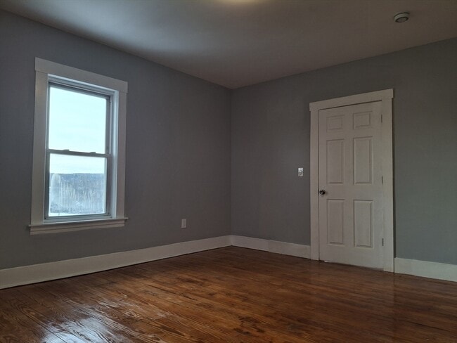 Building Photo - 14-18 Florence St