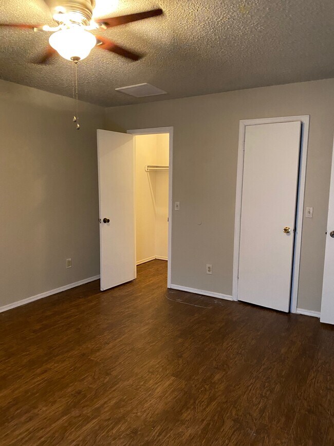 Building Photo - 12602 Abbotts Way