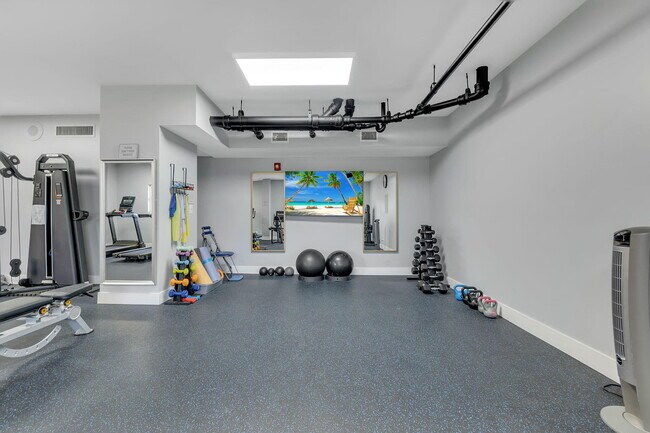 Building Photo - 750 N Ocean Blvd