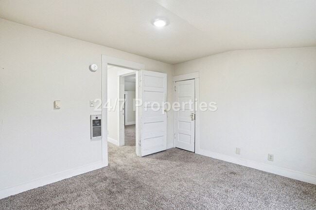 Building Photo - Amazing 4 bedroom home in SE Portland!