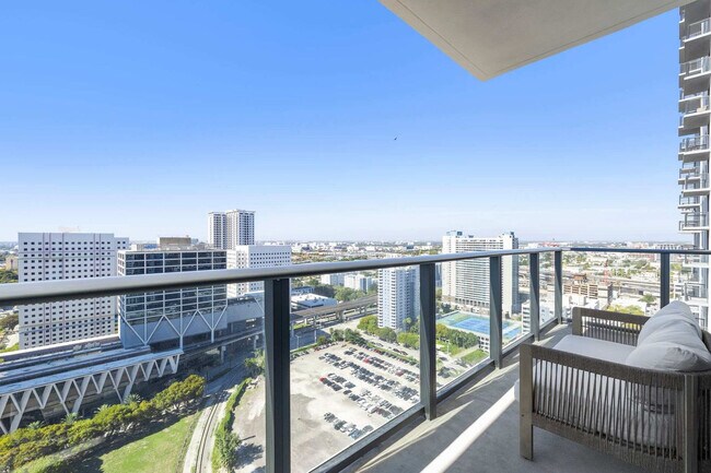 Building Photo - 11 NE 6th St