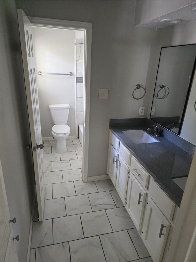 Building Photo - 3211 Highland Laurels Dr