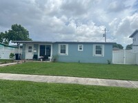 Building Photo - 10865 SW 41st Terrace