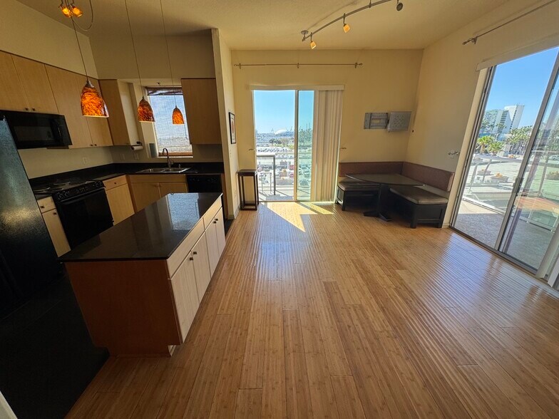 Building Photo - 488 E Ocean Blvd