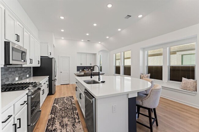 Building Photo - 15823 Bird of Paradise Dr