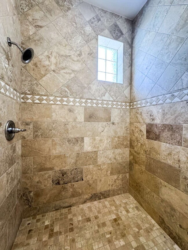 Building Photo - “Well Maintained 2-Bedroom, 2-Bathroom Home in Foothills”