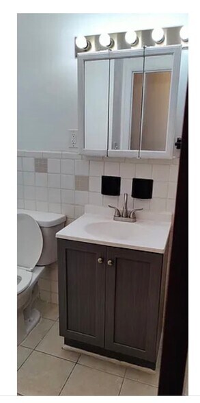 Building Photo - 10466 Betty Ct