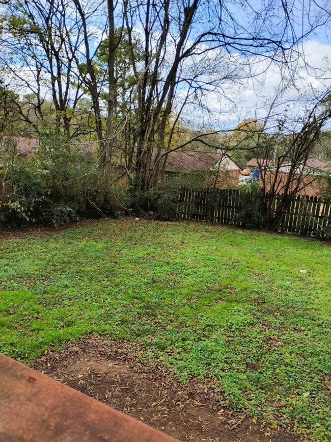 Building Photo - Three Bedroom, Two Level Duplex for Rent!