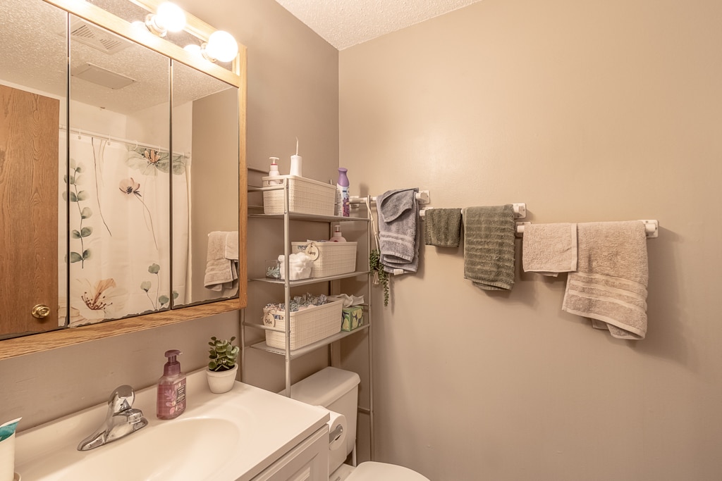 Building Photo - 202 Balcerzak Dr