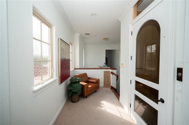 Building Photo - 719 Eastlawn Dr