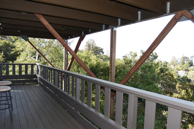 Building Photo - 15 Anson Rd