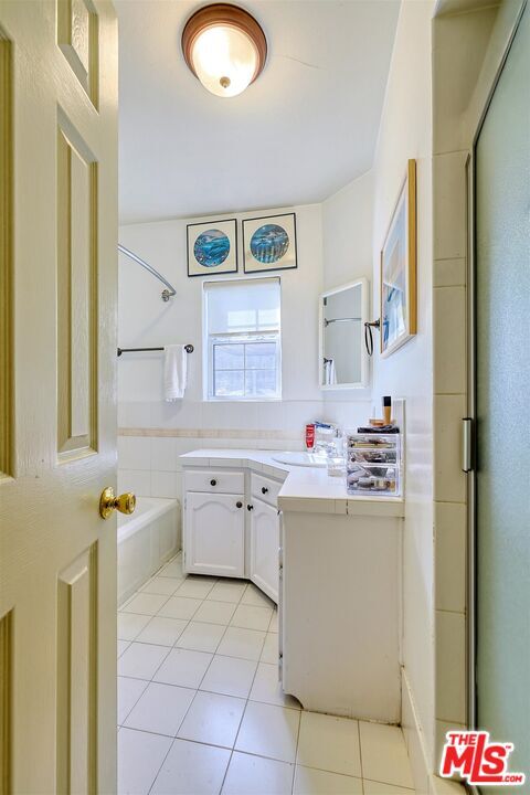 Building Photo - 4722 Ventura Canyon Ave