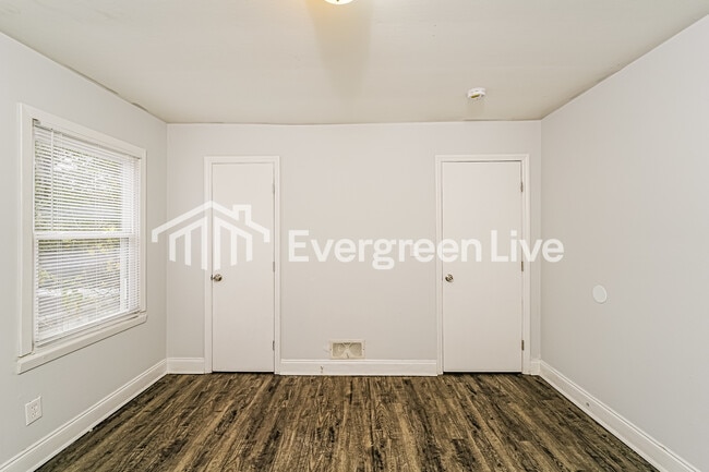 Building Photo - 113 Lawson Dr