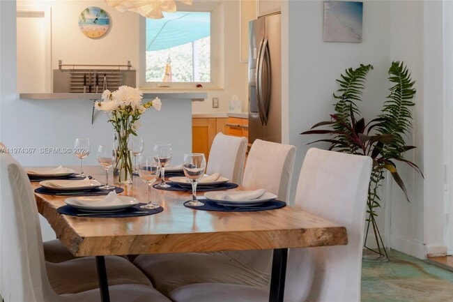 Building Photo - 750 NE 120th St