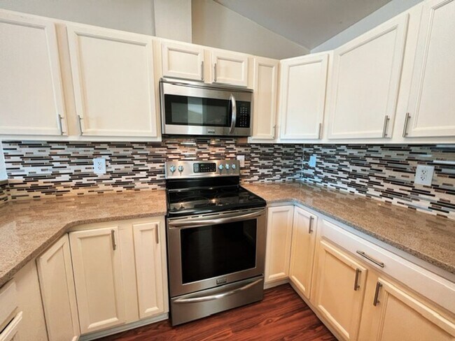 Building Photo - Spacious and Bright Eagle River Home with a Gorgeous View!