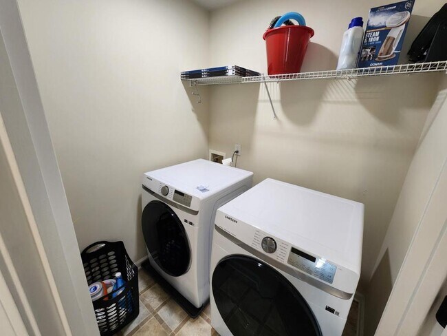 Building Photo - 1836 Rue De Montreal