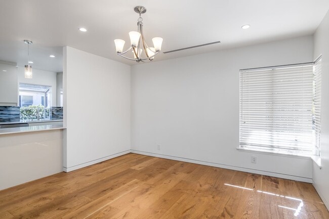 Building Photo - 15439 Vose St