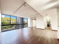 Building Photo - Downtown Living at Royal Queen Emma! 2 PAR...