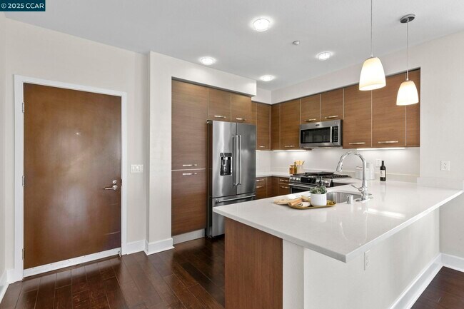 Building Photo - 555 Ygnacio Valley Rd
