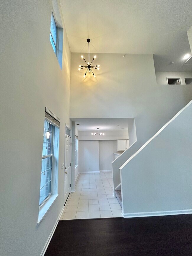 Building Photo - 2375 Chelsea Rd