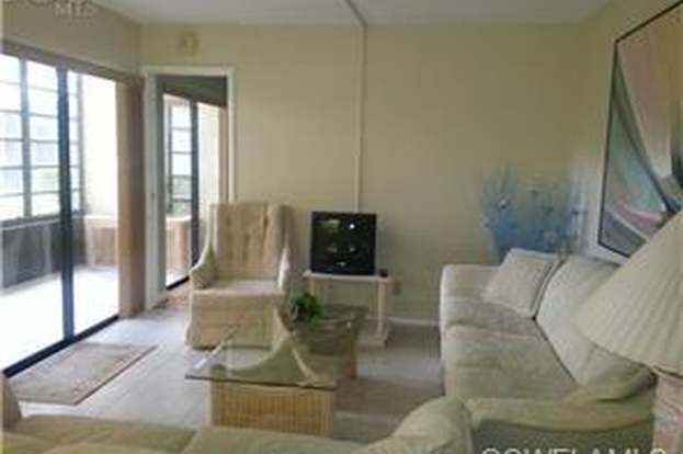Building Photo - 3635 Boca Ciega Dr