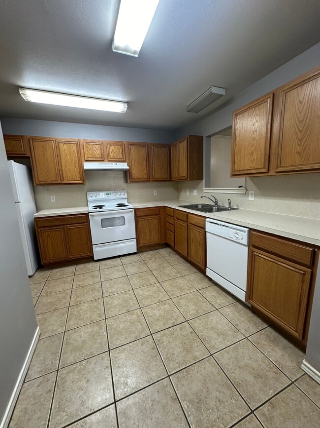 Building Photo - Move In Special of 1/2 Off The First Month...