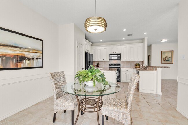 Building Photo - 147 April Waters Dr W