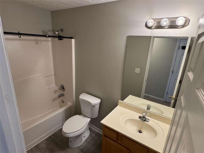 Building Photo - 2430 Cordillo Dr