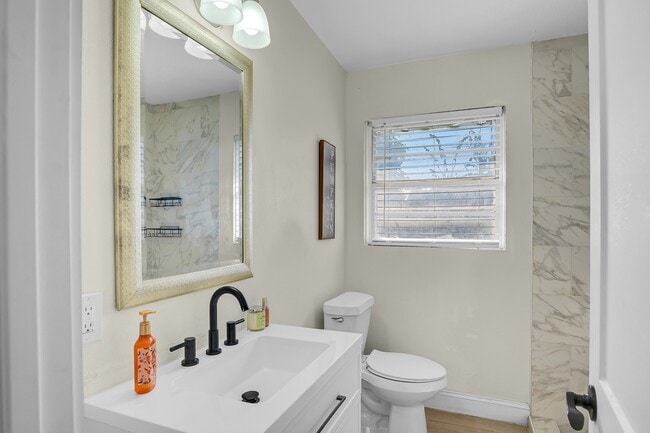 Building Photo - 3306 Earl St