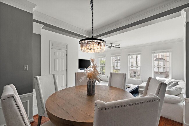 Building Photo - Beautiful Townhome in Ballymeade