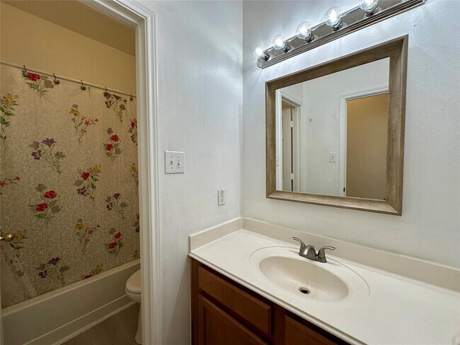 Building Photo - 951 Doire Dr