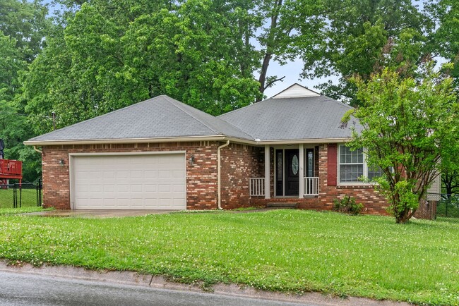 Building Photo - 735 Cayce Dr