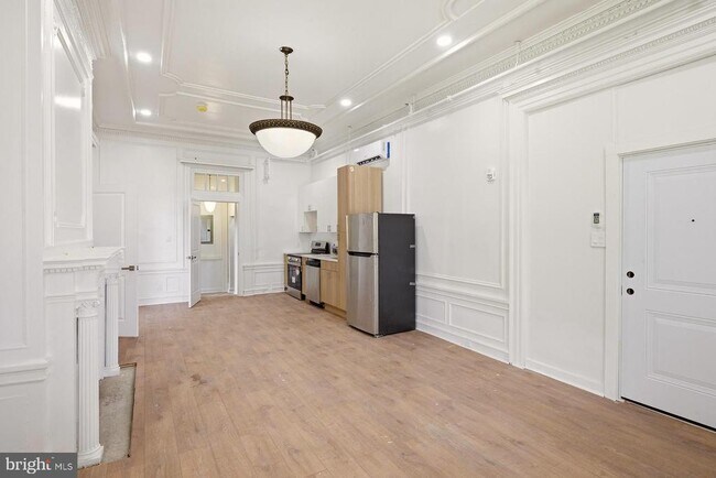 Building Photo - 6012 Ridge Ave