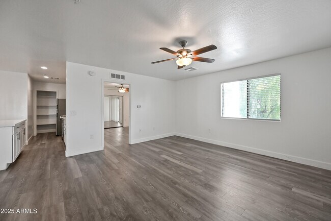Building Photo - 3065 N 67th Ave