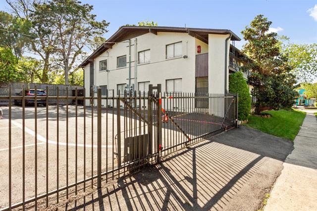 Building Photo - 5722 Gaston Ave