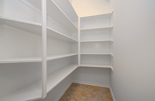 Building Photo - 743 Hallsleigh Ln