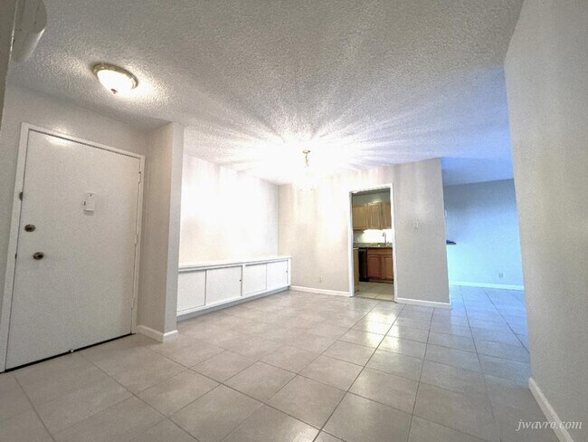 Building Photo - 1101 Continentals Way