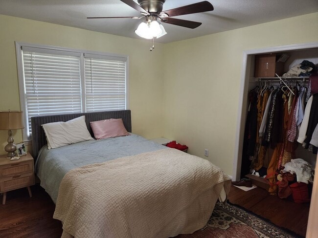 Building Photo - 1412 Bariwood Dr