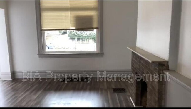 Primary Photo - 585 Forest Ave