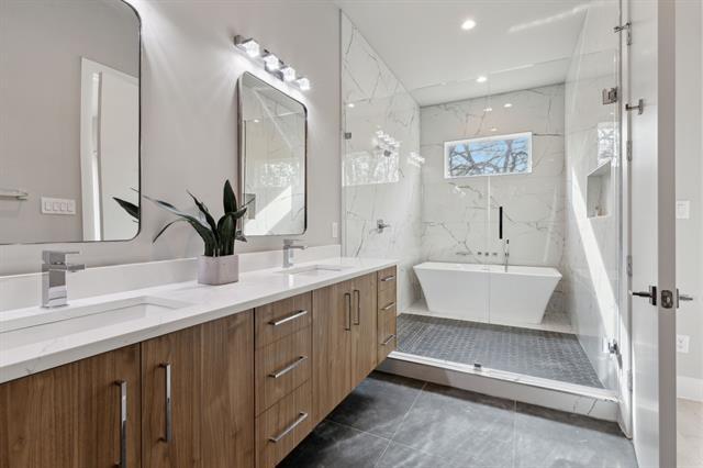 Building Photo - 2228 Wycliff Ave