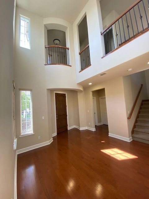 Building Photo - 1123 Montague Ln